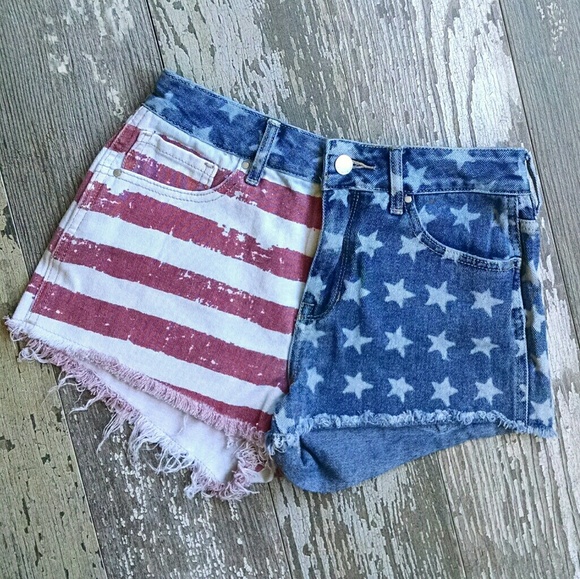 Bullhead Pants - High-Rise Jean Shorts Bullhead Stars Stripes Red